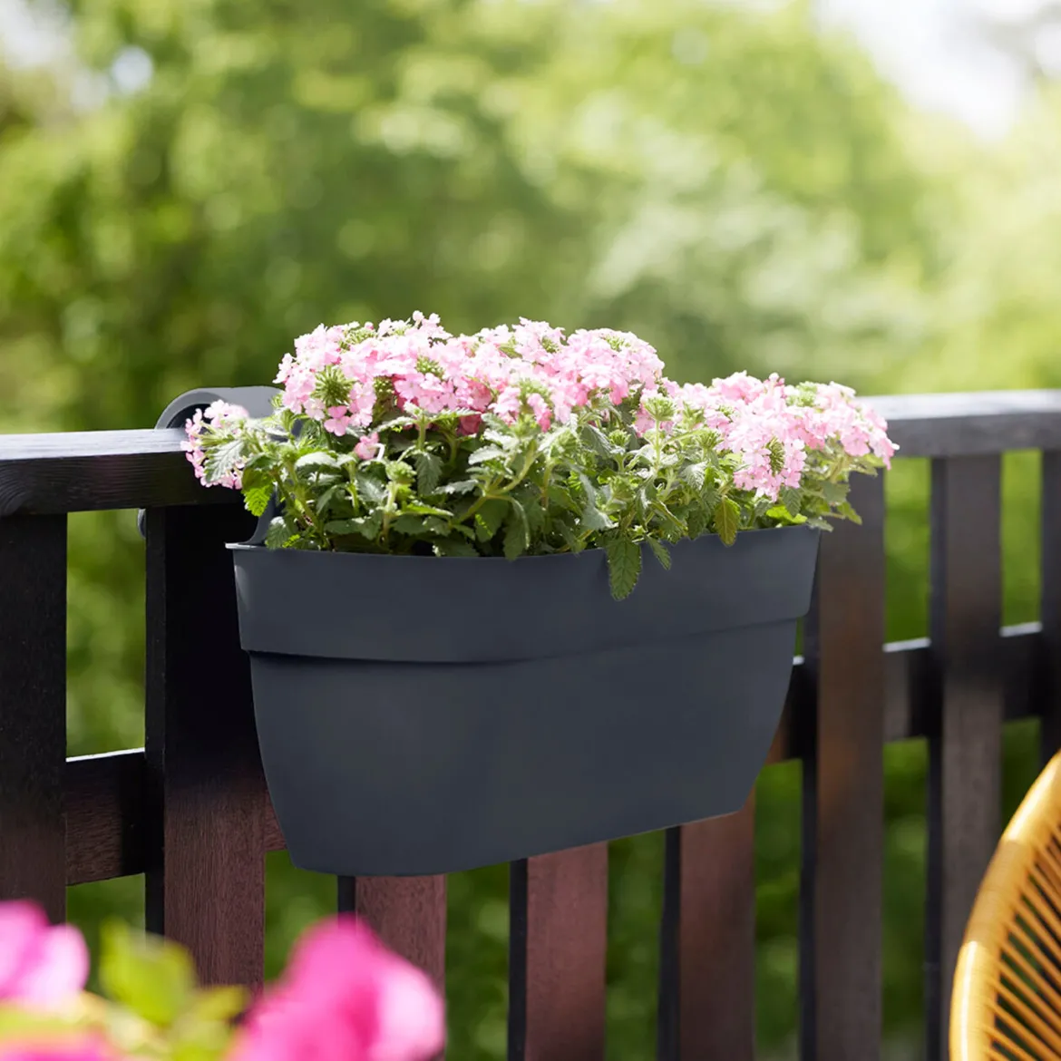 Balconière Vibia Campana easy hanger large Anthracite ELHO - Un balcon fleuri en 5 min